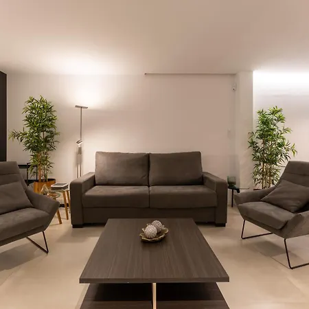 Designer Loft With Pool, With Gigantic Terrace And Private Parking & In The Centre Appartement