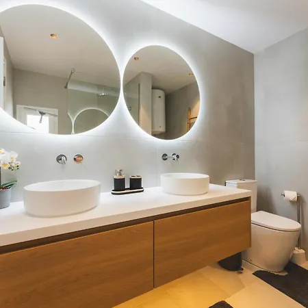 Designer Loft With Pool, With Gigantic Terrace And Private Parking & In The Centre *