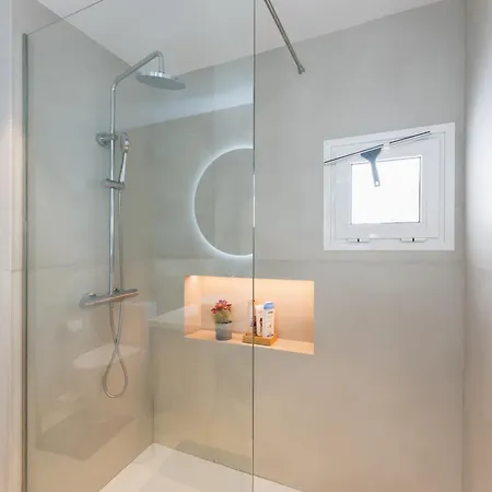 Designer Loft With Pool, With Gigantic Terrace And Private Parking & In The Centre Apartamento *