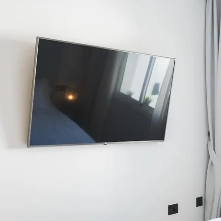 Designer Loft With Pool, With Gigantic Terrace And Private Parking & In The Centre Apartamento