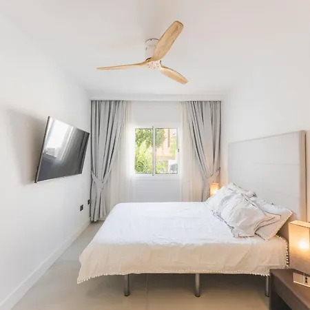 Designer Loft With Pool, With Gigantic Terrace And Private Parking & In The Centre *